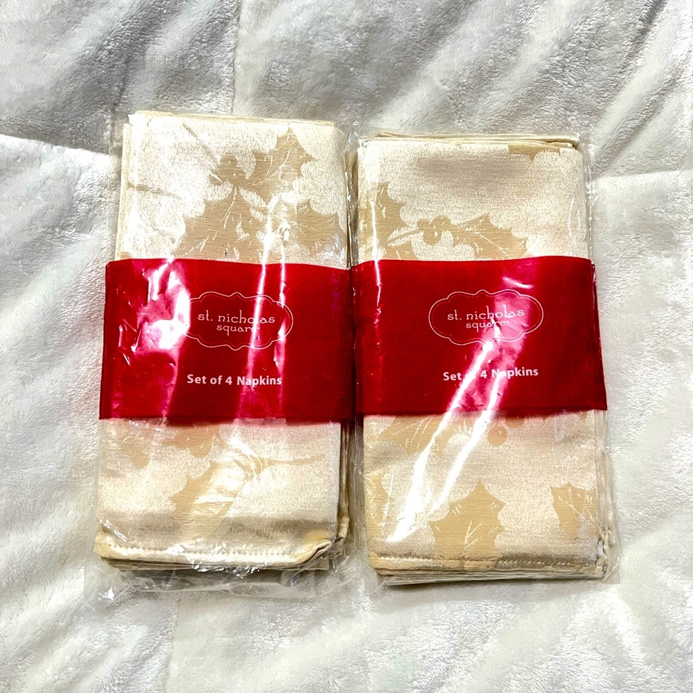 NWT ST. NICHOLAS SQUARE napkins color: ivory